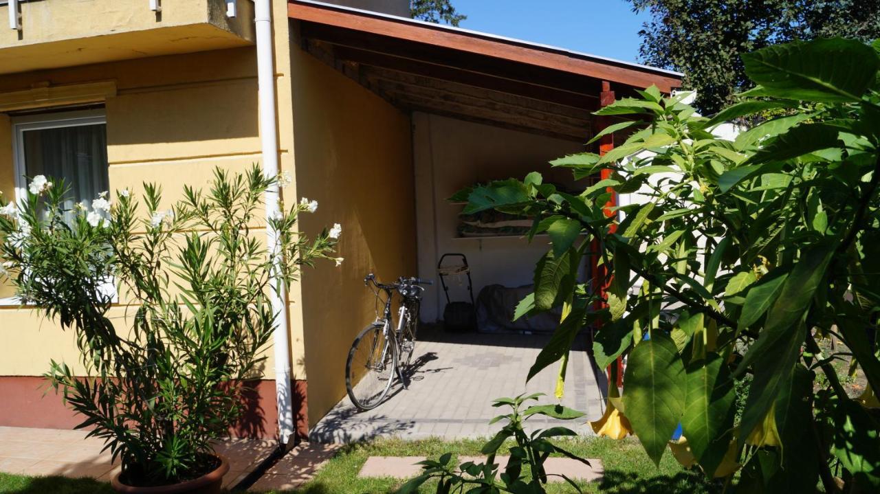 Akácia Apartman Budapeste Exterior foto